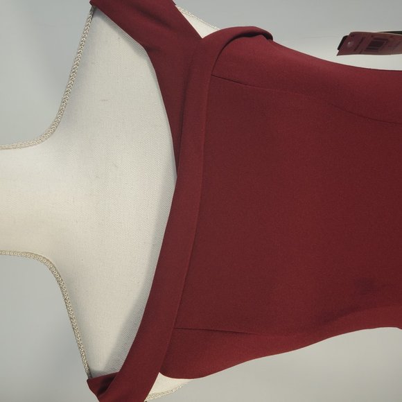 Sequin Hearts Juniors Off-The-Shoulder Shea Malbec - Picture 5 of 8